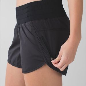Lululemon Tracker Short II *4-way Stretch